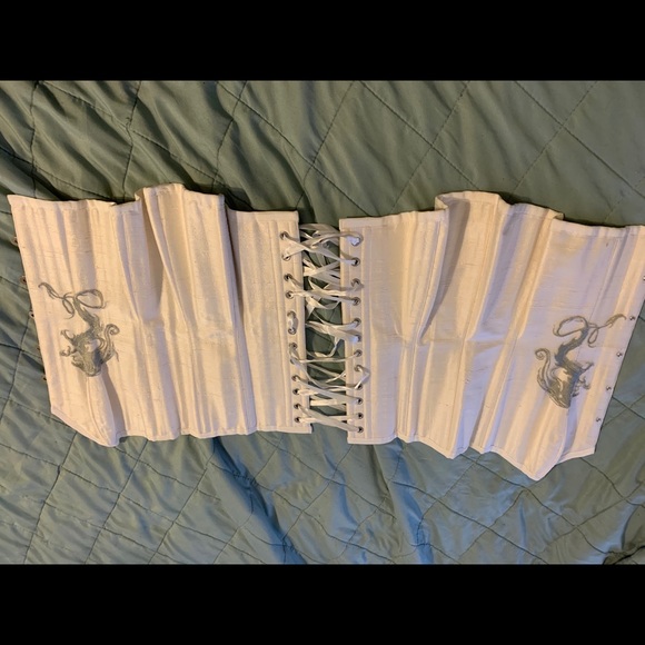 Custom made corset! One of a kind. - Picture 7 of 7